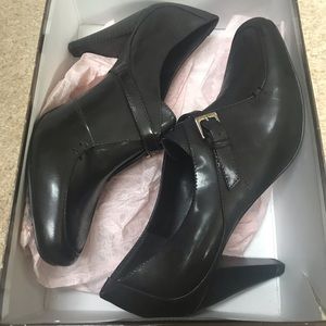 Bandolino Dark Brown Leather Heel